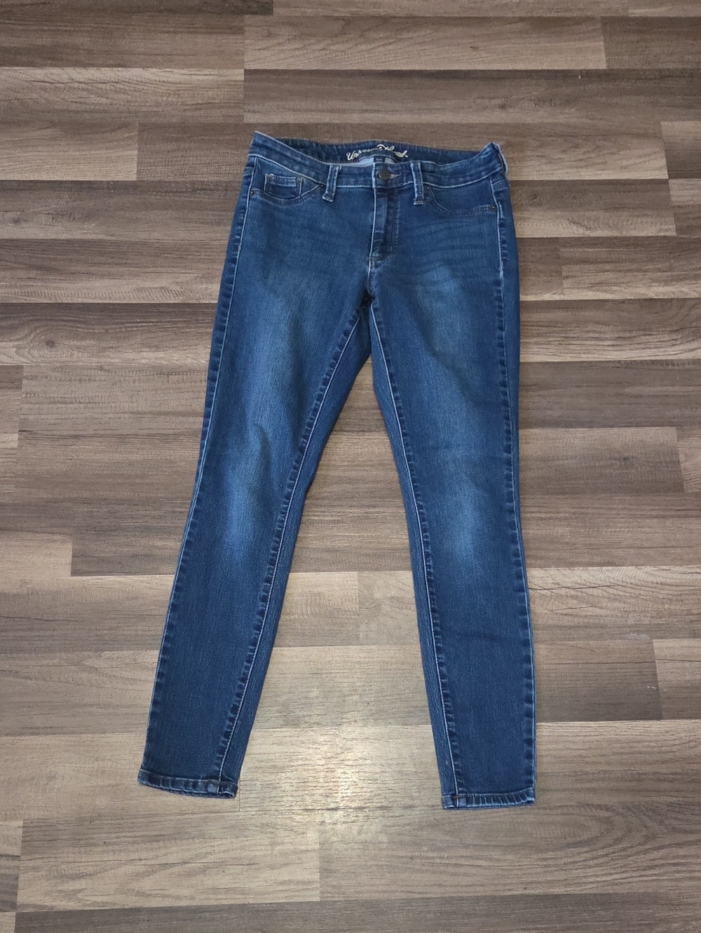 Universal Thread  Stretch Skinny Jegging Jeans Suze 4/27 Inseam 29'